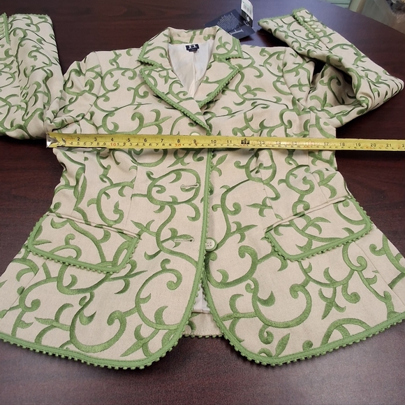 Blazer - Picture 7 of 8